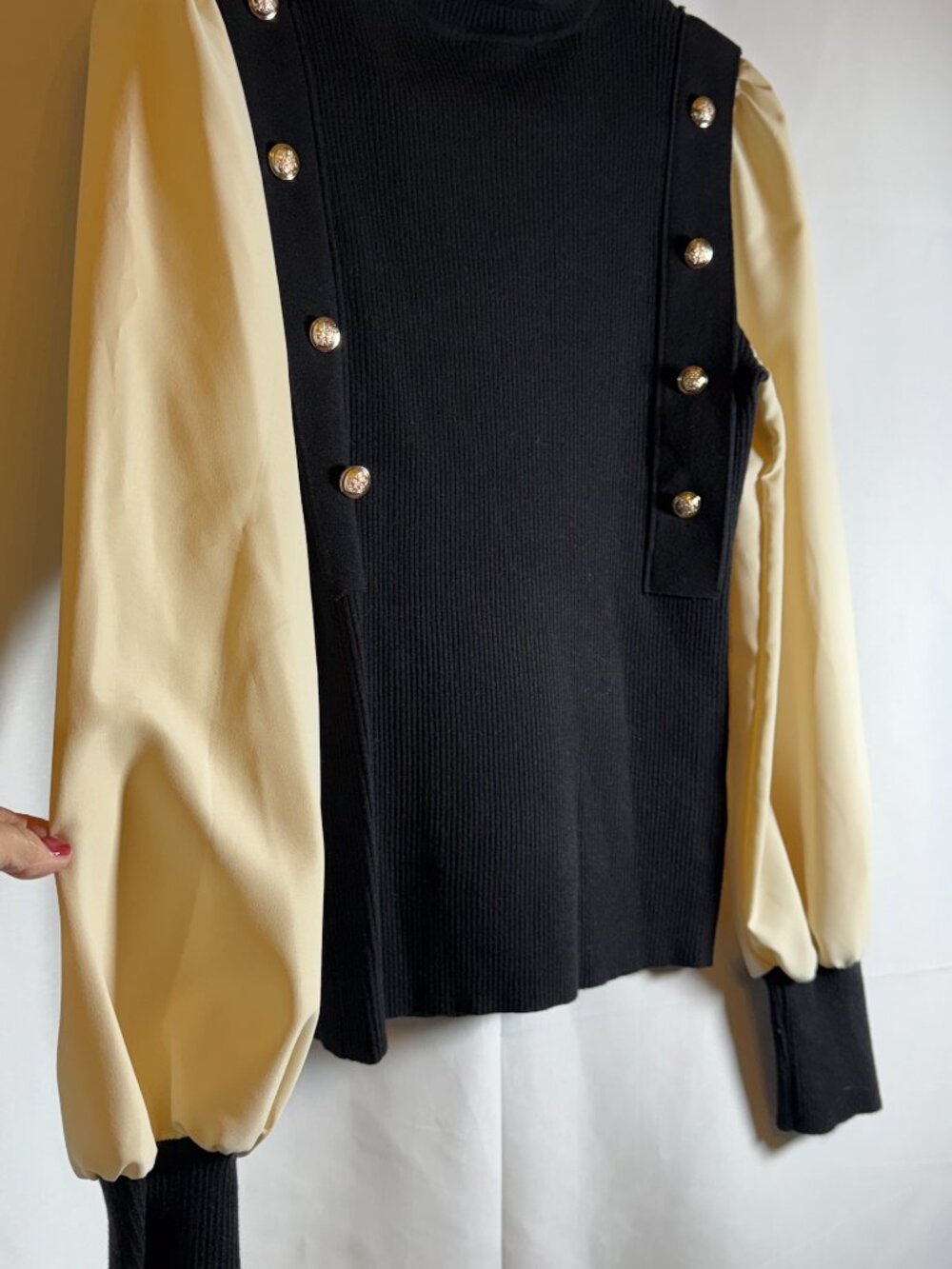 Like NEW Beautiful Fall/Winter Sweater (L) - Picture 3 of 7